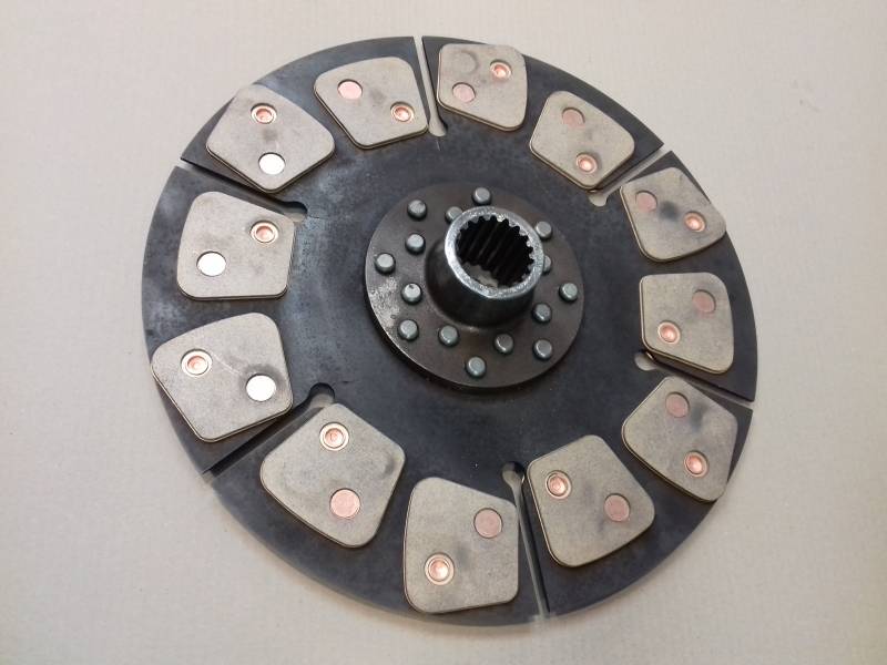 Regarnissage d'un disque d'embrayage en métal fritté à Rennes 