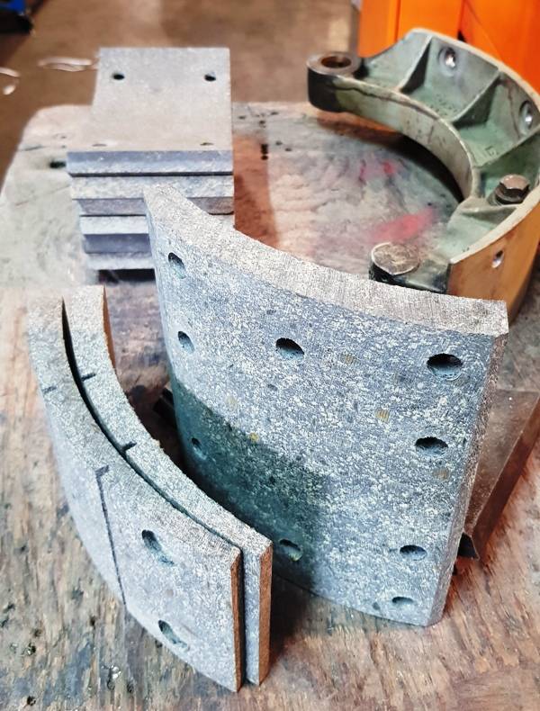 Garnitures de frein au modèle